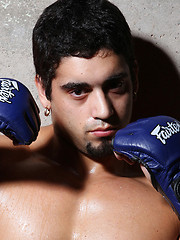 Muscled latino boxer shows his naked body - Gay porn pics at Gaystick