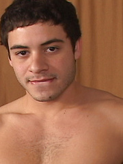 Great smile stud - Gay porn pics at Gaystick