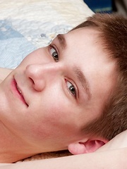 Slim boy plays with dick - Gay porn pics at Gaystick