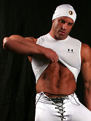 Peter Latz shows off in his sports gear - Gay porn pics at Gaystick