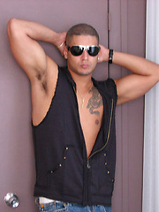 Sexy fitness latino model Joe Torres - Gay porn pics at Gaystick