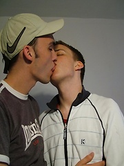 Cute boy Leo sucking his college friend dick - Gay porn pics at Gaystick