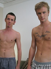 Two straight boys have gay sex. - Gay porn pics at Gaystick
