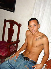 Sweet Latin boy plays with his cock - Gay porn pics at Gaystick