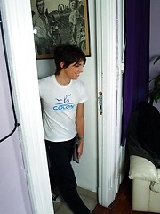 Pretty twink drops in on his boyfriend for a fuck - Gay porn pics at Gaystick