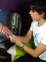 Pretty twink drops in on his boyfriend for a fuck - Gay porn pics at Gaystick