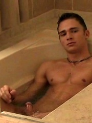Hot college dude strokes his love tool - Gay porn pics at Gaystick