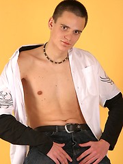 Straight european student jacking off - Gay porn pics at Gaystick