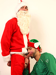 Santa hunk gets blowing from horny cock-hungry dad - Gay porn pics at Gaystick