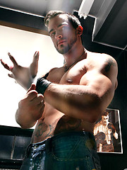 Phenix Saint works over Kennedy Carters holes - Gay porn pics at Gaystick