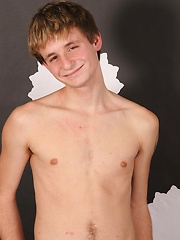 Horny twink from East Boys posing - Gay porn pics at Gaystick
