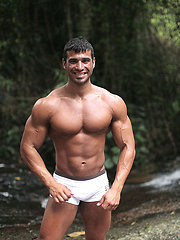 Naked latin guy Gustavo Levu showing his big muscled body - Gay porn pics at Gaystick