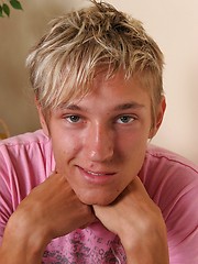 Cute blond twink strokes cock - Gay porn pics at Gaystick
