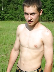 Russian twink boy shows his dick - Gay porn pics at Gaystick