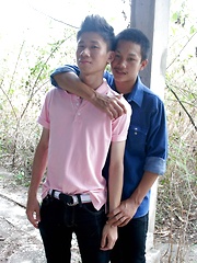 Hot fuck scene between these 2 gorgeous Asian boys in the outdoors - Gay porn pics at Gaystick