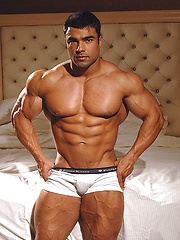 Competitive bodybuilder Eduardo Correa is stunningly handsome - Gay porn pics at Gaystick