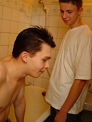 Vinny and Vlad - kissing cute gay boys - Gay porn pics at Gaystick