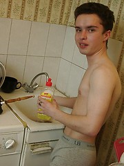 Hot twink amateur shoots on the kitchen - Gay porn pics at Gaystick