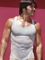 Vintage pics. Muscle man naked. - Gay porn pics at Gaystick