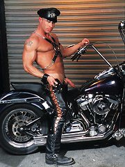 Smoking biker guys in leather clothes - Gay porn pics at Gaystick