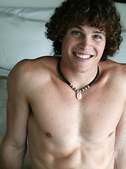 Naked curly jock Jesse - Gay porn pics at Gaystick
