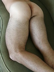 Well hung jock with hairy chest - Gay porn pics at Gaystick