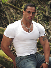 Samuel Vieira, latin bodybuilder - Gay porn pics at Gaystick