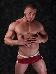 Sexy bodybuilder Angelo shows off his jock butt - Gay porn pics at Gaystick