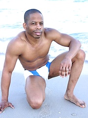 Black stud jacking off - Gay porn pics at Gaystick