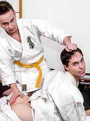 Twinks Judo Fight - Gay porn pics at Gaystick