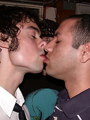 WILLING ABLE - Gay porn pics at Gaystick