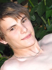 Young cute boy solo pictures - Gay porn pics at Gaystick