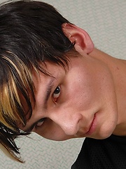 Amateur alternative teen boy solo pics - Gay porn pics at Gaystick