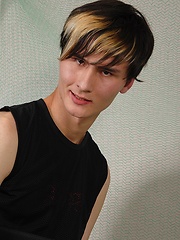 Amateur alternative teen boy solo pics - Gay porn pics at Gaystick