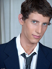 Wet dreams of a smart straight boy - Gay porn pics at Gaystick