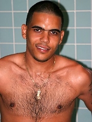 Naked latin dude jerks off his penis - Gay porn pics at Gaystick