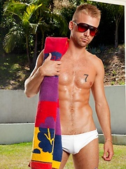 Cameron gives a moan of delight as Nick tongues his tight hole - Gay porn pics at Gaystick