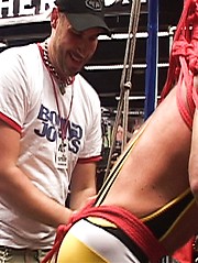 Muscled gay stud gets bounded - Gay porn pics at Gaystick