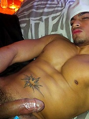 Amateur gay bears shake the big stuffs - Gay porn pics at Gaystick