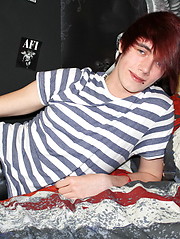 Cute emo boy Rhys Casey jerks off - Gay porn pics at Gaystick