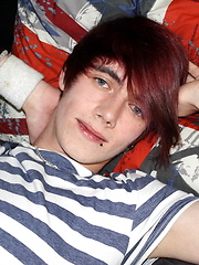 Cute emo boy Rhys Casey jerks off - Gay porn pics at Gaystick