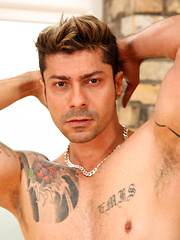A hot Brazilian daddy jacking that big, dark dick - Gay porn pics at Gaystick