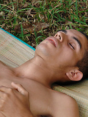 Tribal twink boy load he strokes out - Gay porn pics at Gaystick