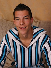 Skinny boy jacking off uncut cock - Gay porn pics at Gaystick