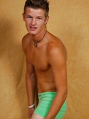 Hot young boy posing naked and jcacking off his uncut - Gay porn pics at Gaystick
