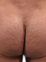 Darius has an incredible muscular body - Gay porn pics at Gaystick