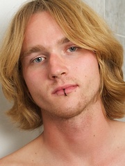 Long-haired alternative guy Eric Ryan - Gay porn pics at Gaystick
