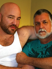 Sexy John Morewood and thick bearded Kroy Bama - Gay porn pics at Gaystick