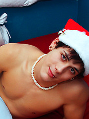 Get hardcore for the holidays with exciting XXX Twink fucking - Gay porn pics at Gaystick