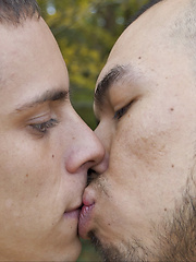 Jonas and Maikel outdoor barebacking - Gay porn pics at Gaystick